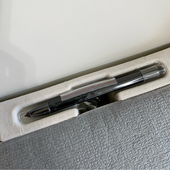 Wacom Bamboo Pen and Touch Graphic Design Computer Drawing NEW - Picture 10 of 10